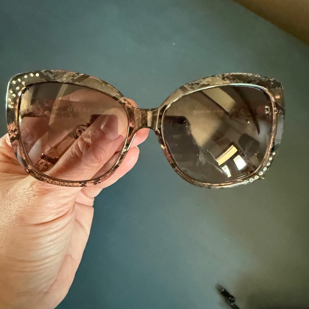 Guess Womens Brown Snakeskin‎ Rhinestone Butterfly Sunglasses GF0383 45F 57mm - Picture 6 of 7